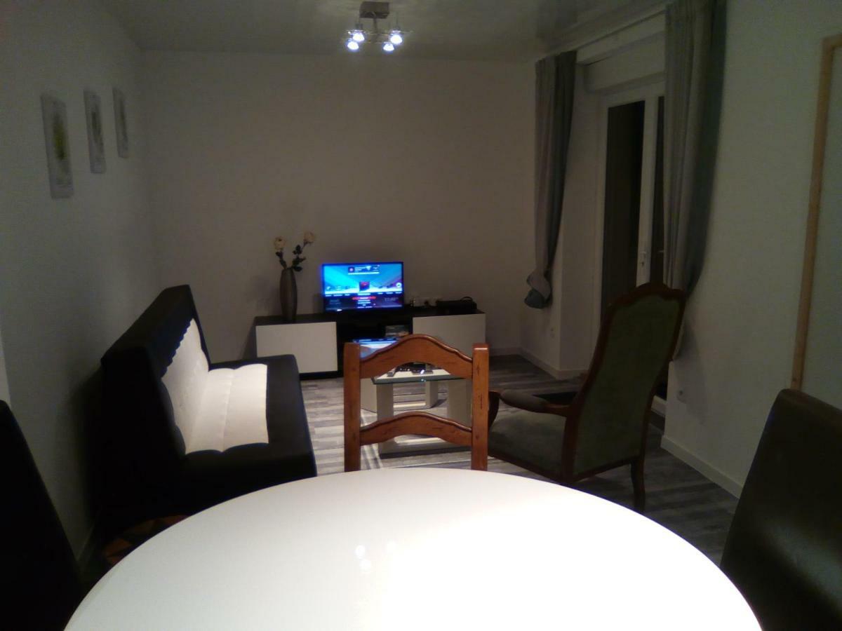 Ferienwohnung F2 Tout Confort Au Calme Batilly  Exterior foto